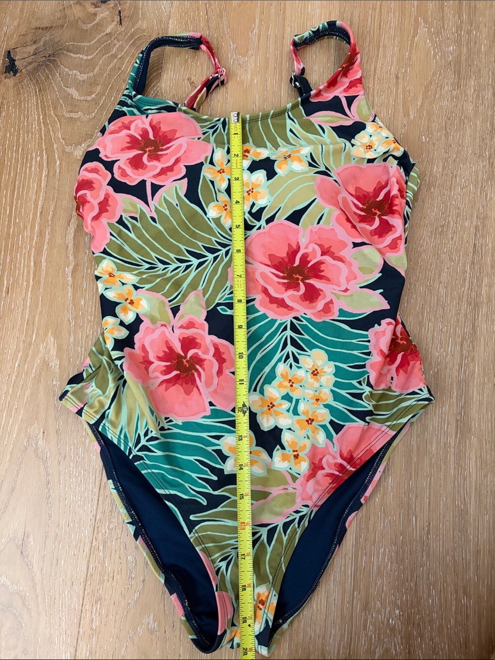 Hurley Women’s one piece swimsuit - Picture 4 of 6